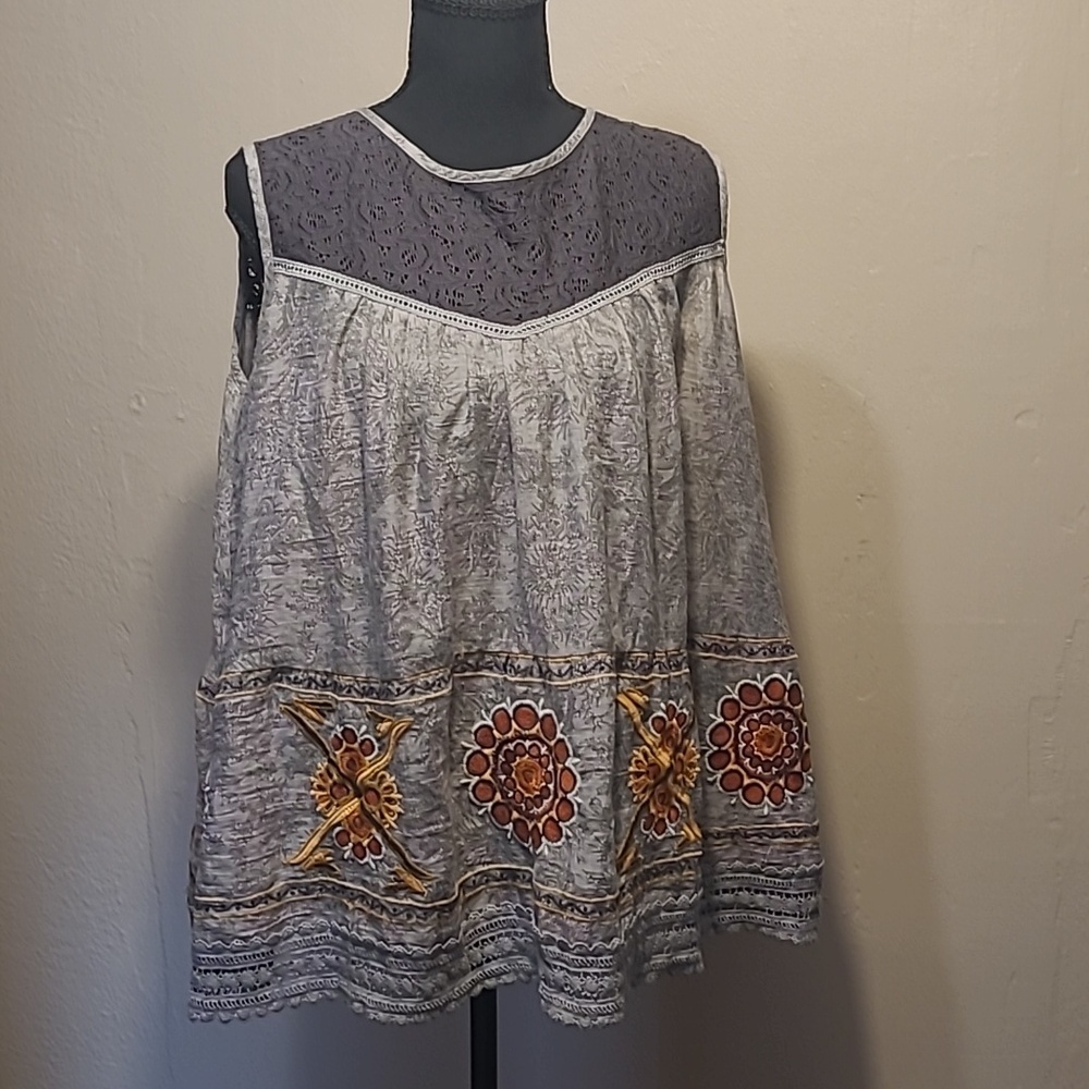 Ivy Jane Sleeveless Top Open-Back Tie Embroidered Hem Marbled Grey Lace Detail S
